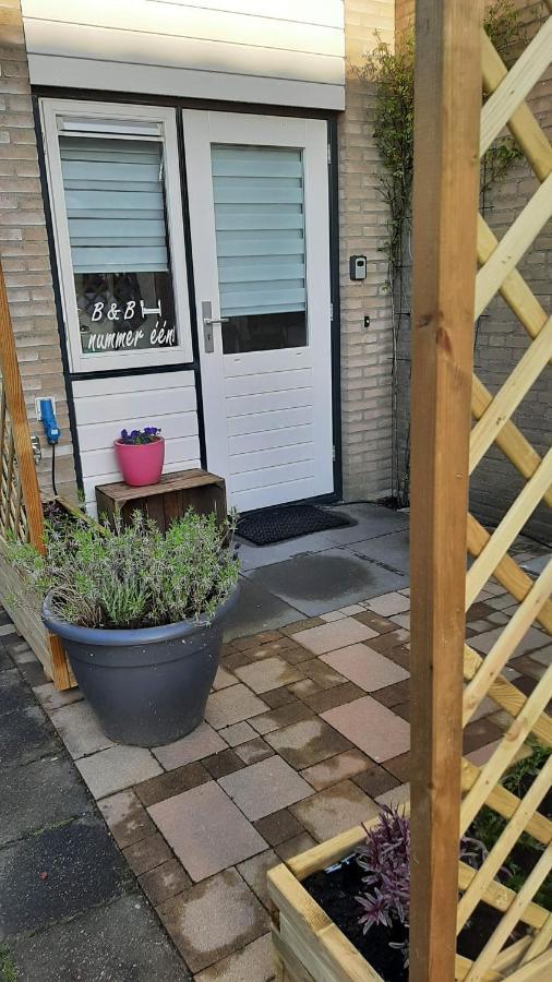 Gastenverblijf Nummer 1 Sommelsdijk Esterno foto